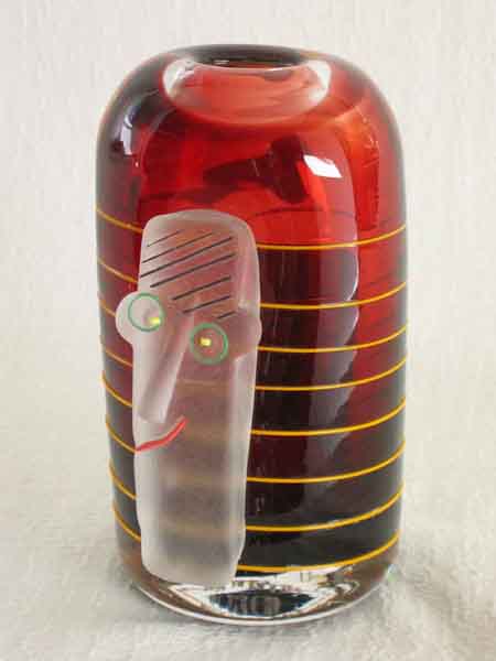 Vase fetiche rouge 2005