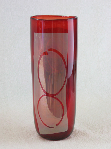 Vase rouge argent anneaux 2004