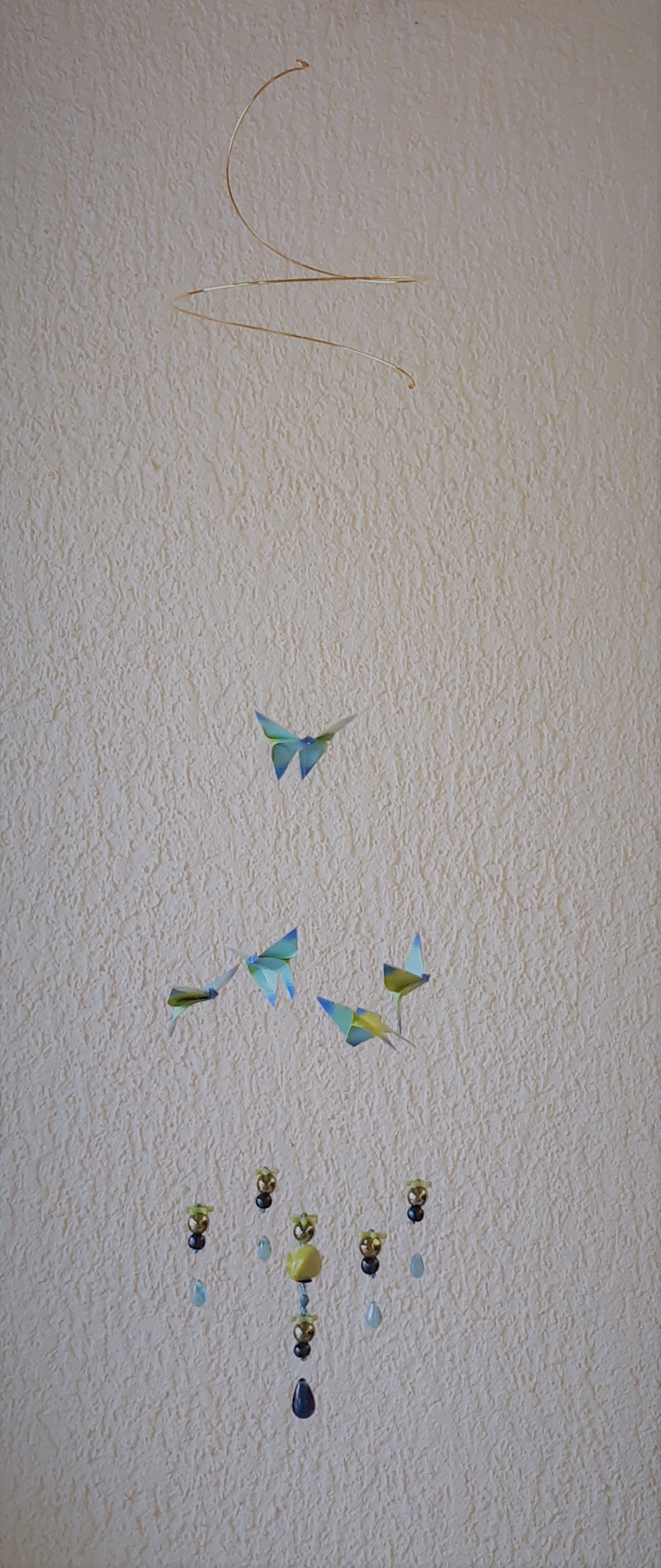 Mini mobile Envolée de papillons bleu et jaune