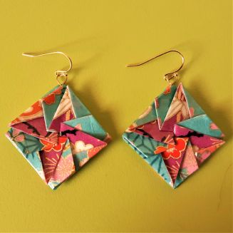 boucles d'oreille Menko, papier washi bleu et parme, 8€