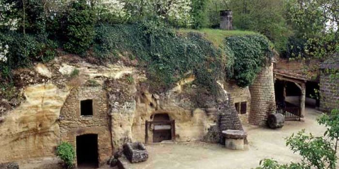 Rochemenier 1 troglodyte info