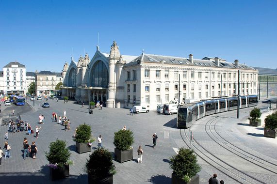 1234 105 vue de la gare de tours
