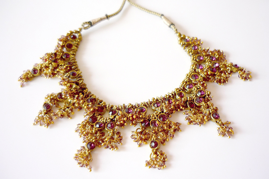 Necklace or grenat