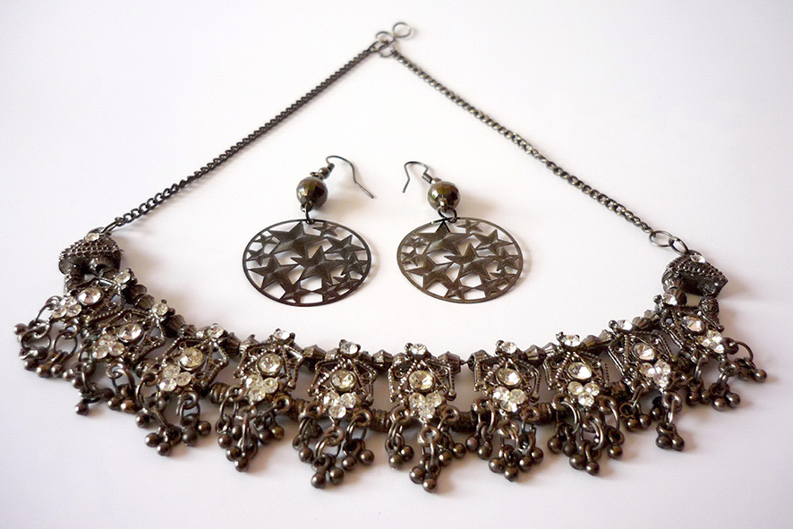 Necklace bo noir