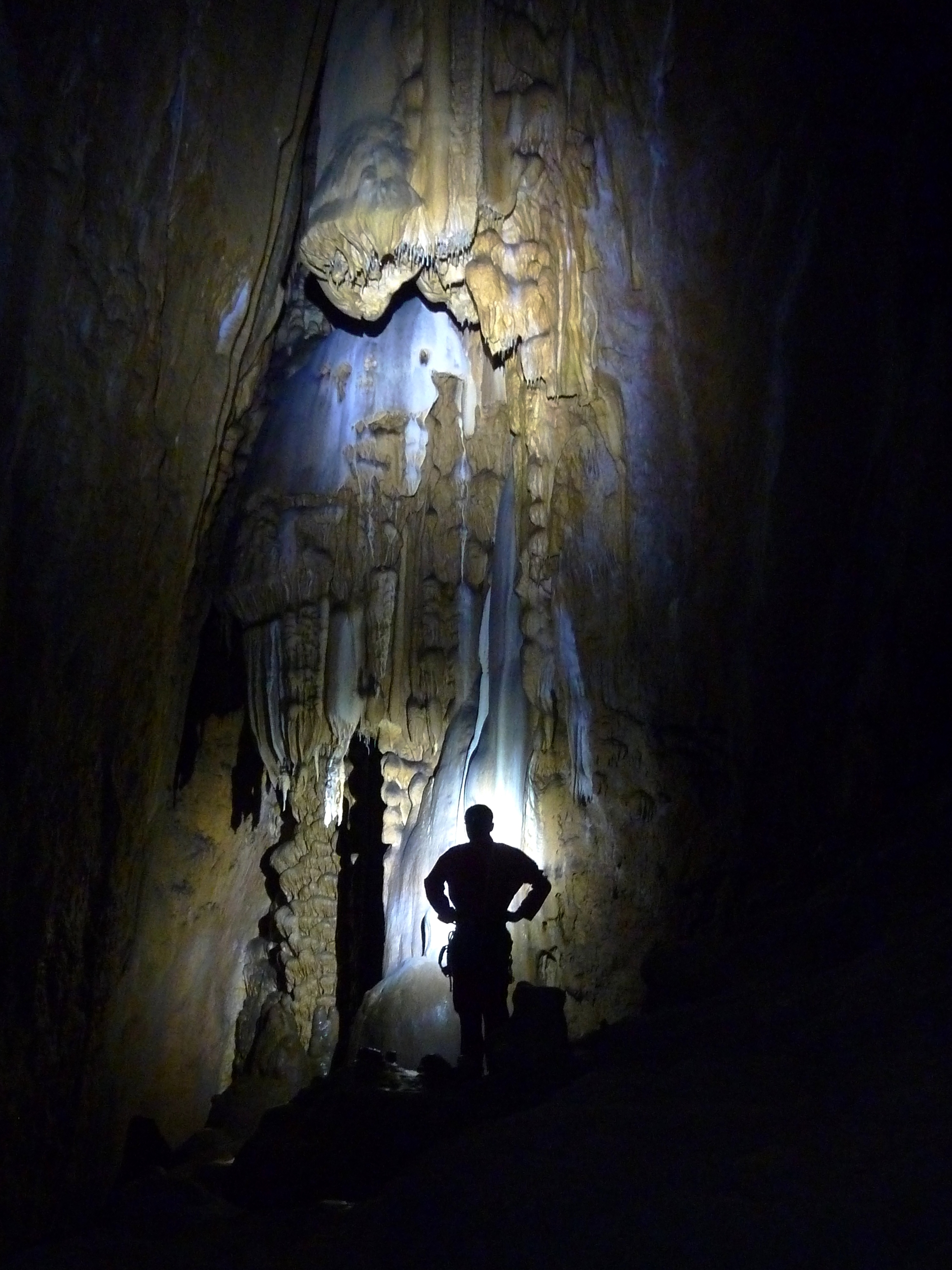 Au fond du gouffre de la Morgne (Massif du Bugey)