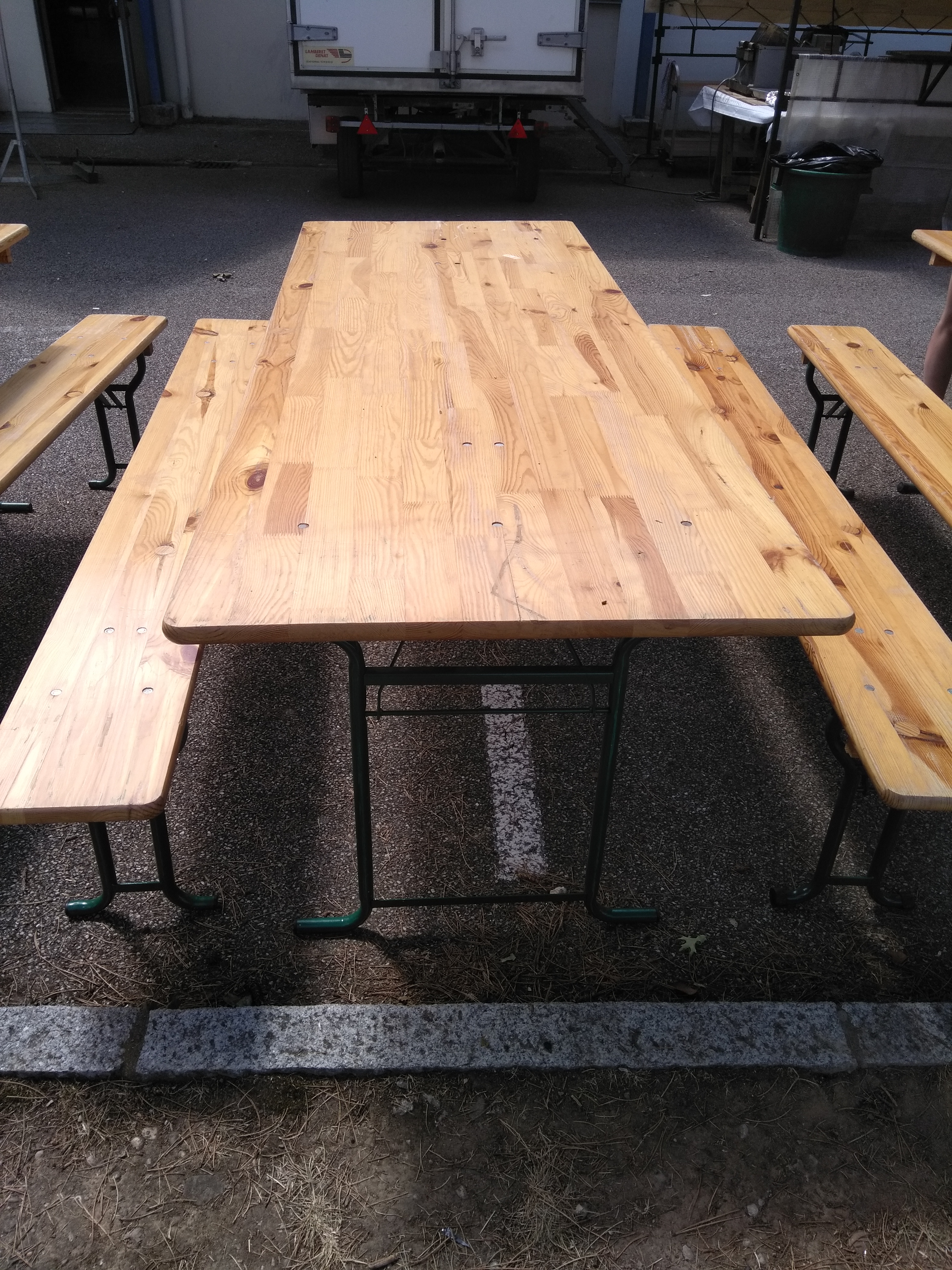 Table et bancs