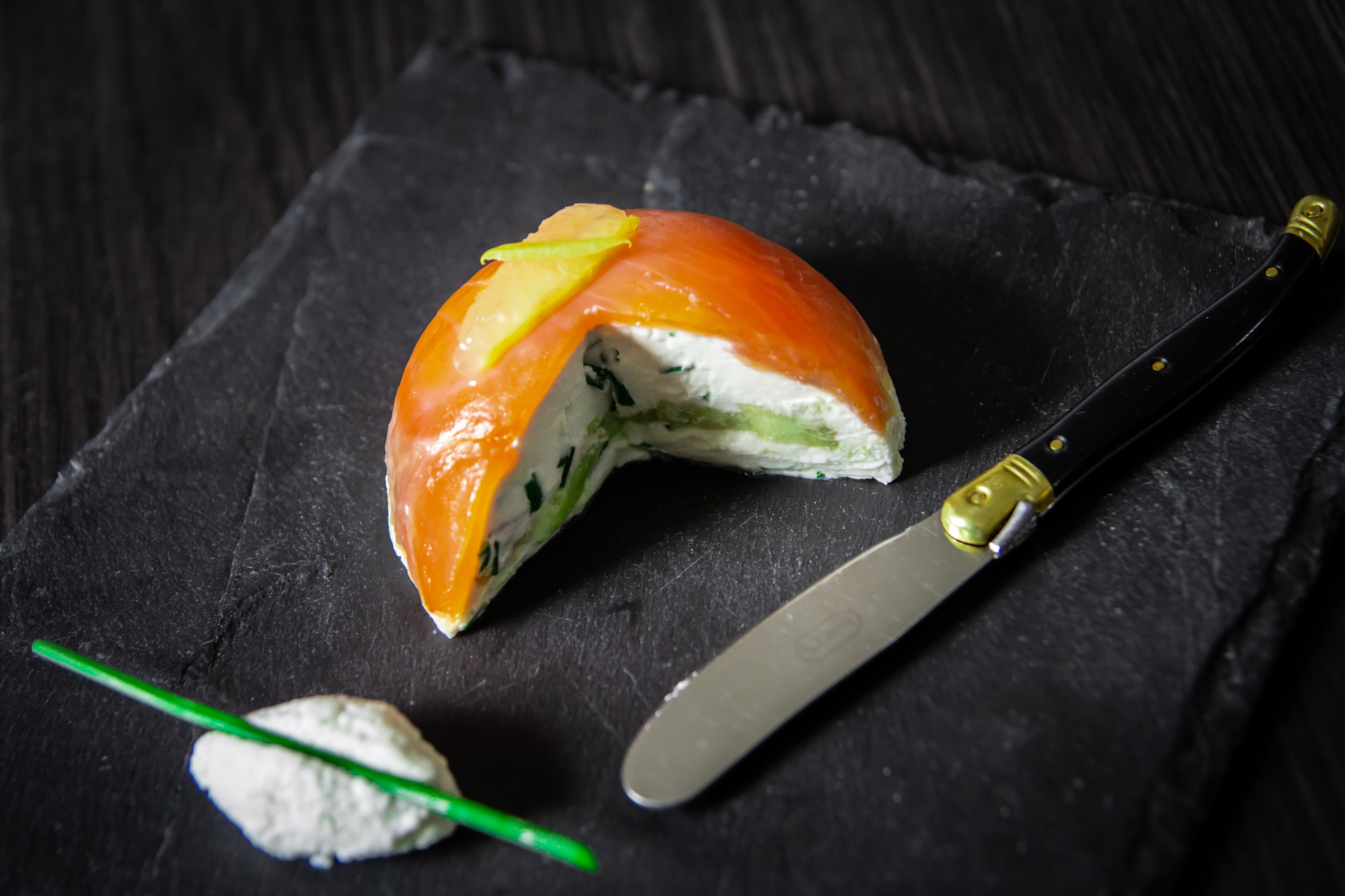 Terrine de chèvre frais au saumon et avocat