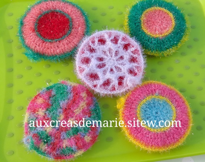 TAWASHI OU EPONGE
EXFOLIANT POUR LA DOUCHE
OU POUR LA CUISINE VAISSELLE OU PLAQUES A INDUCTION...SE LAVE EN MACHINE 6 EUROS PIECE  DIFFERENTS COLORIS 