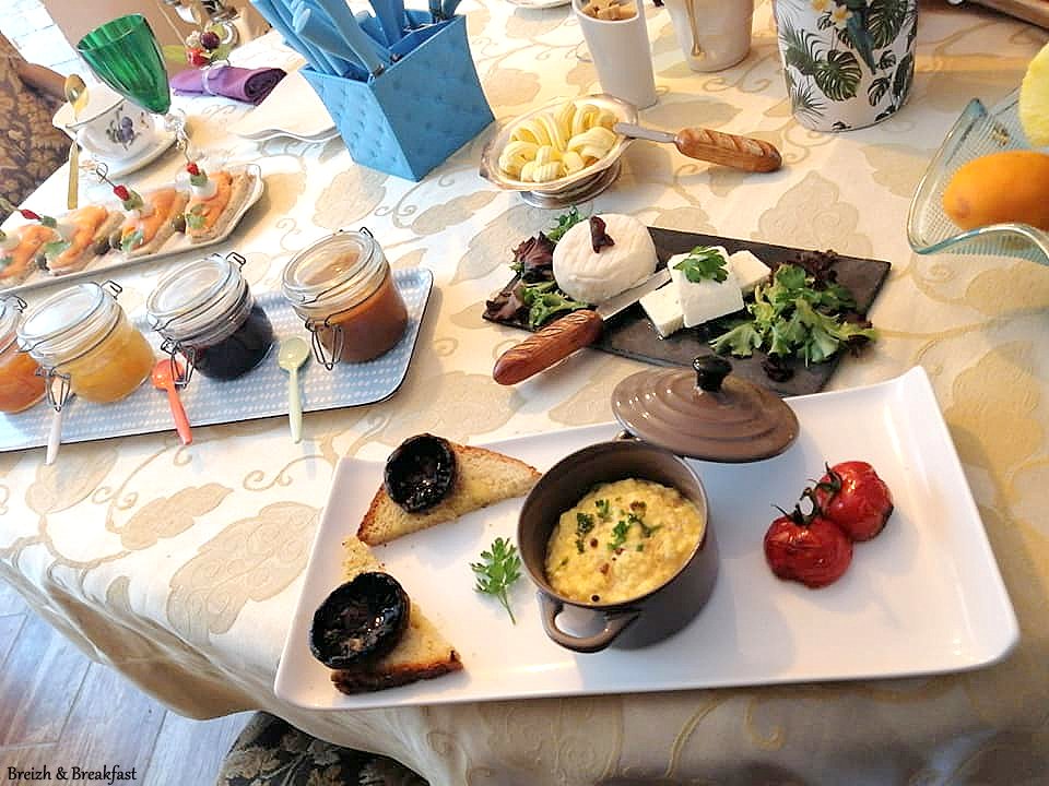 Breakfast 9 aout jpg2fb