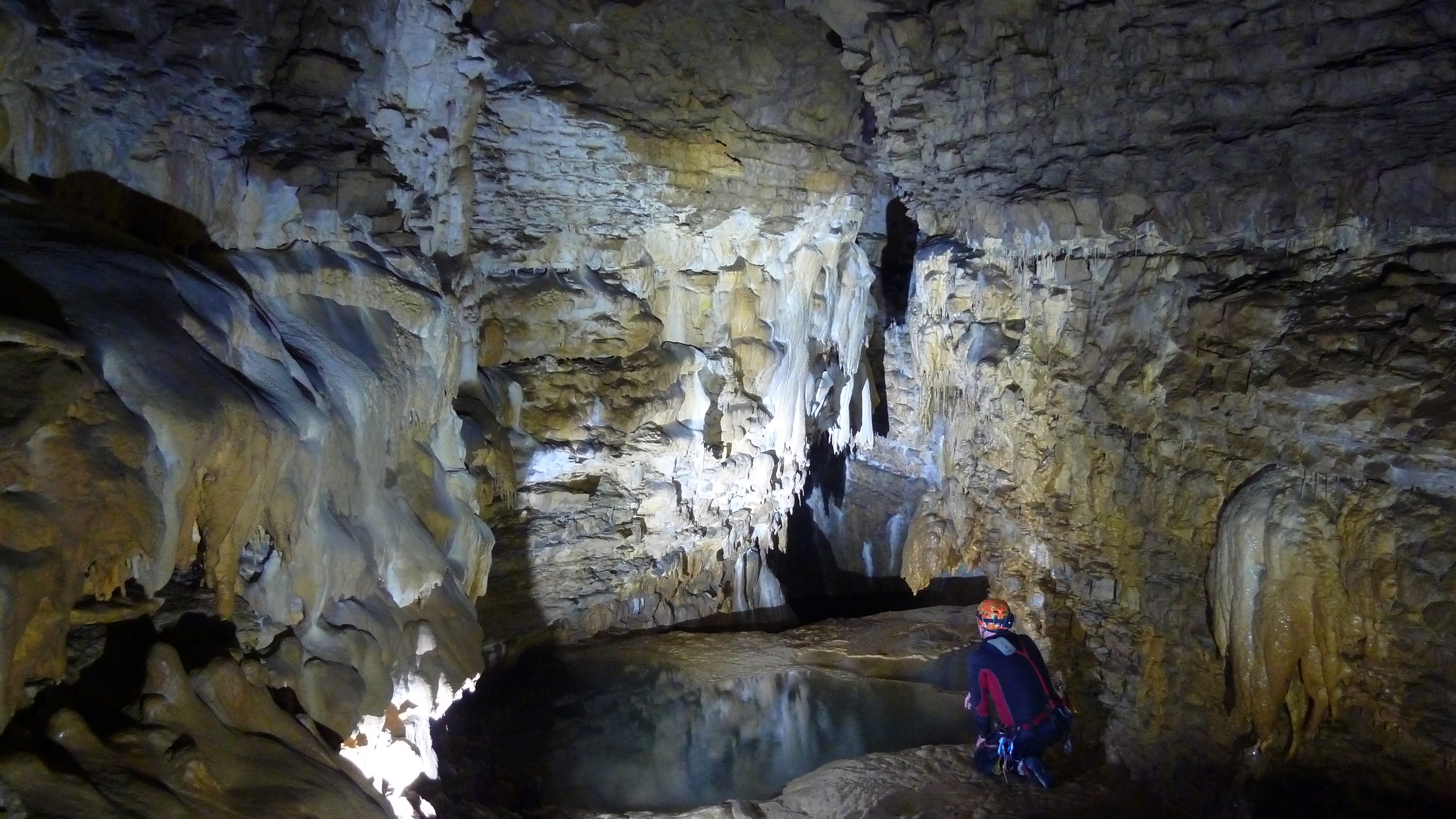 Dans la grotte du Crochet Supérieur (Ain)