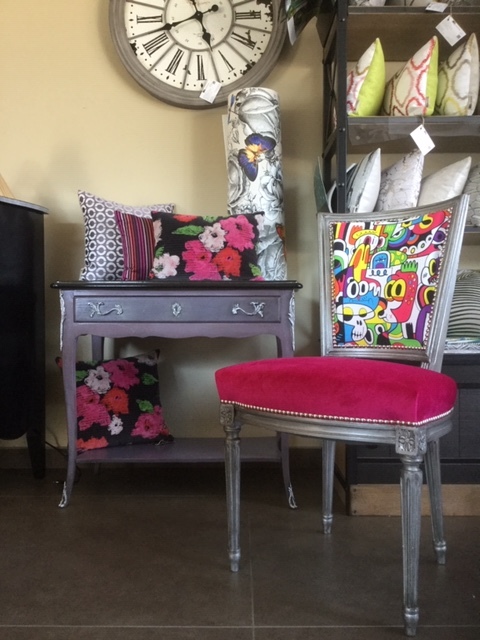 Relooking meuble 1 et fauteuil restauration mobilier tapissier decorateur bordeaux et saint medard en jalles atelier les renaissances
