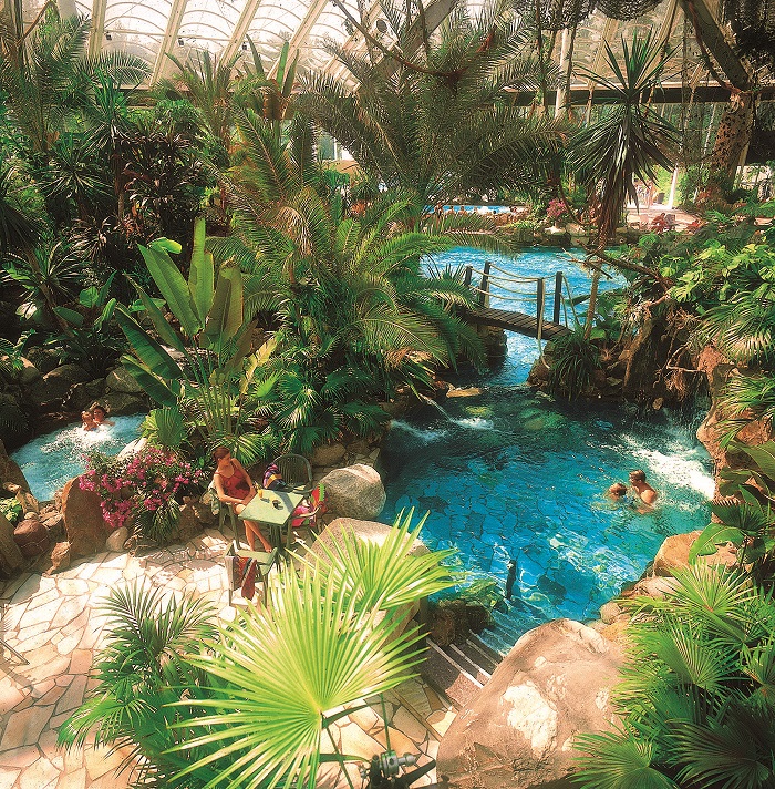 2 Serpentine interieure de l Aqua Mundo Droit Center Parcs