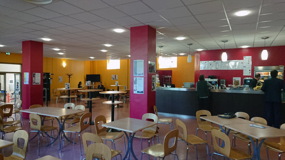 Cafeteria bar
