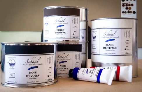 Pots de peinture fer blanc.

SCHAAL est une marque de peinture à l'huile destinée aux artistes. Fabrication artisanale Vendéenne avec des matières premières françaises ou limitrophes de la France. Une qualité de couleur haut de gamme accessible à tous.