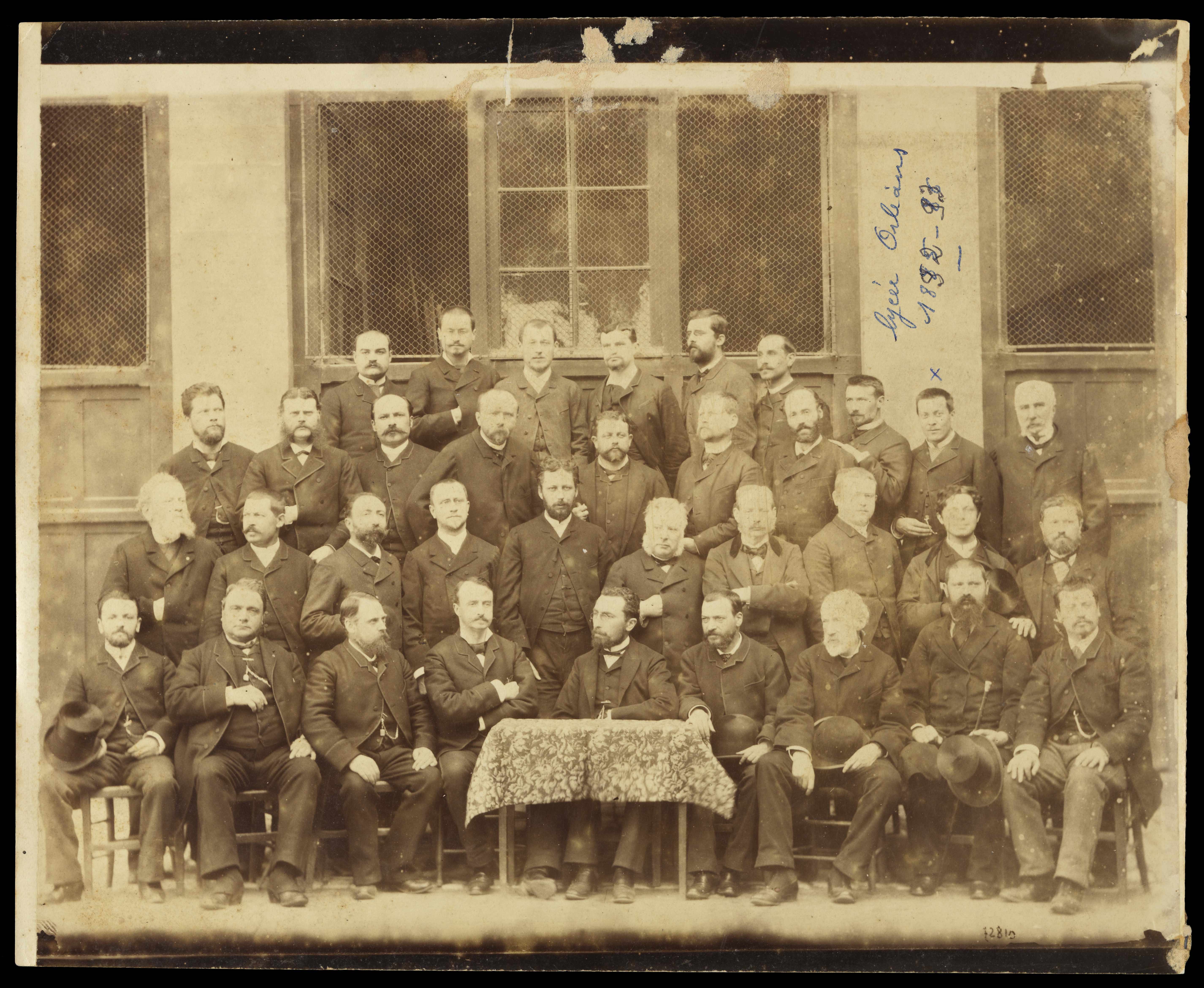 Photo de profs du lycee d orleans 1885 1886 Desire Luzet prof d histoire repere par une croix