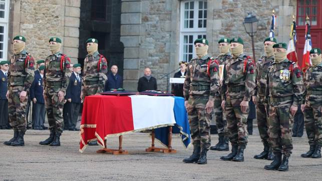 Hommage émouvant à Jean Morel