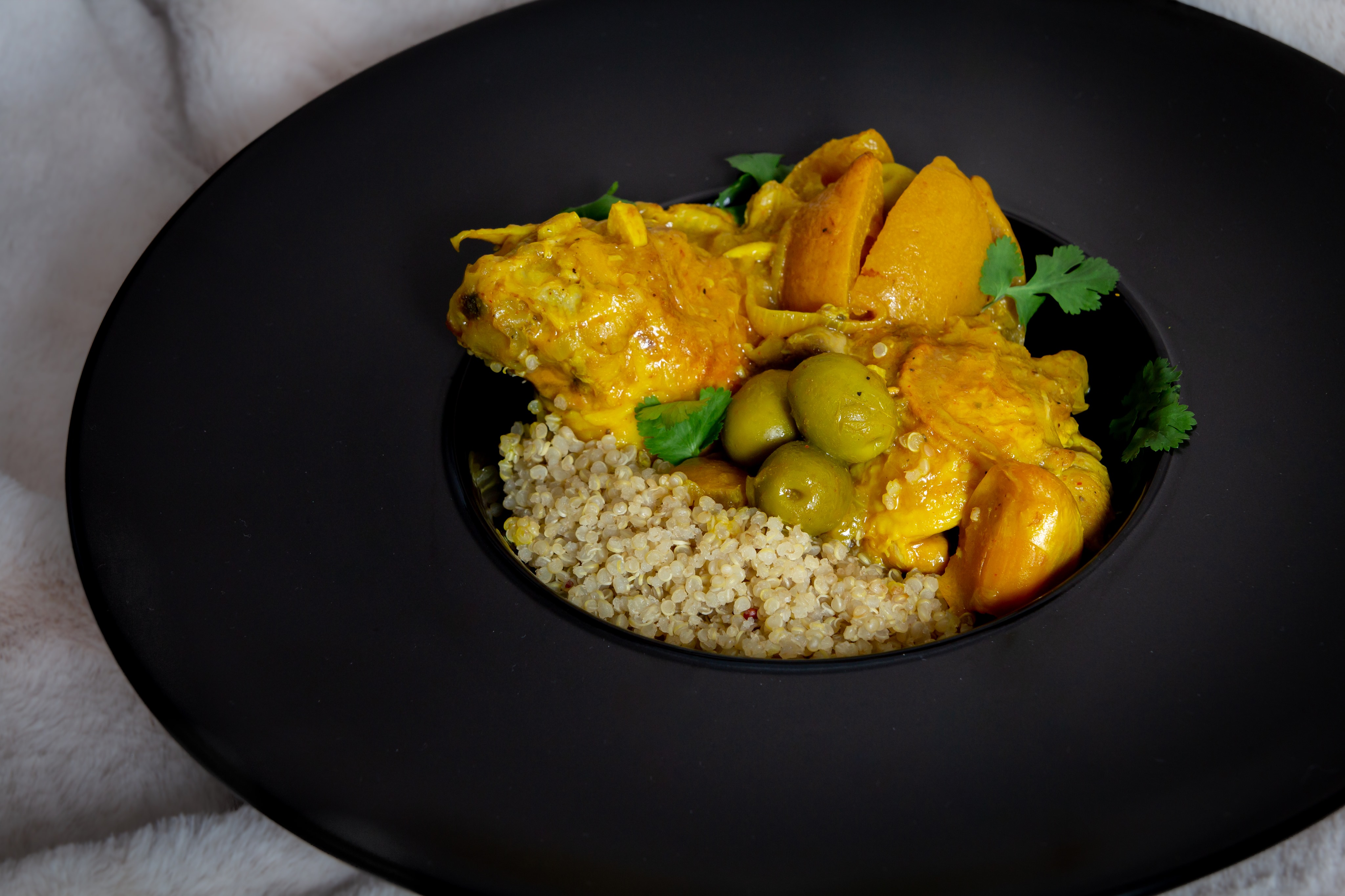 Tajine de poulet aux citrons confits et olives