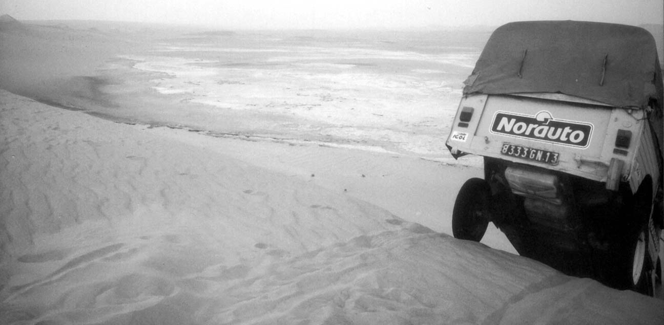 Sahara Mauritanie 2cv dunes gps de sert Cyril et Sylvie ensablement