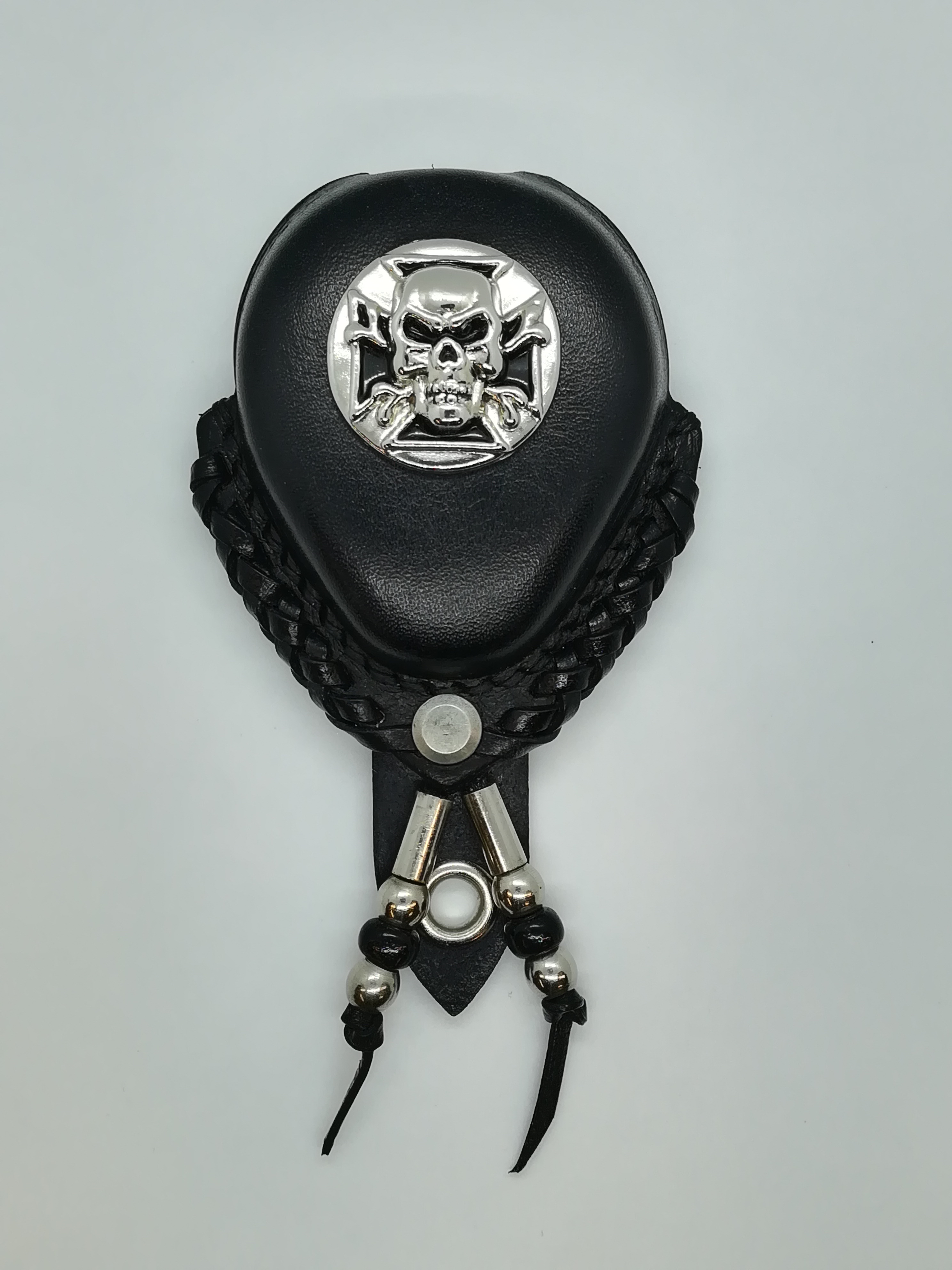 Concho skull croix de malte tresse perles