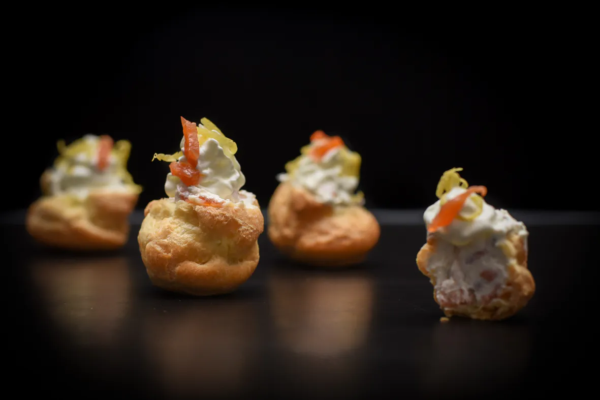 Petits choux au saumon fumé