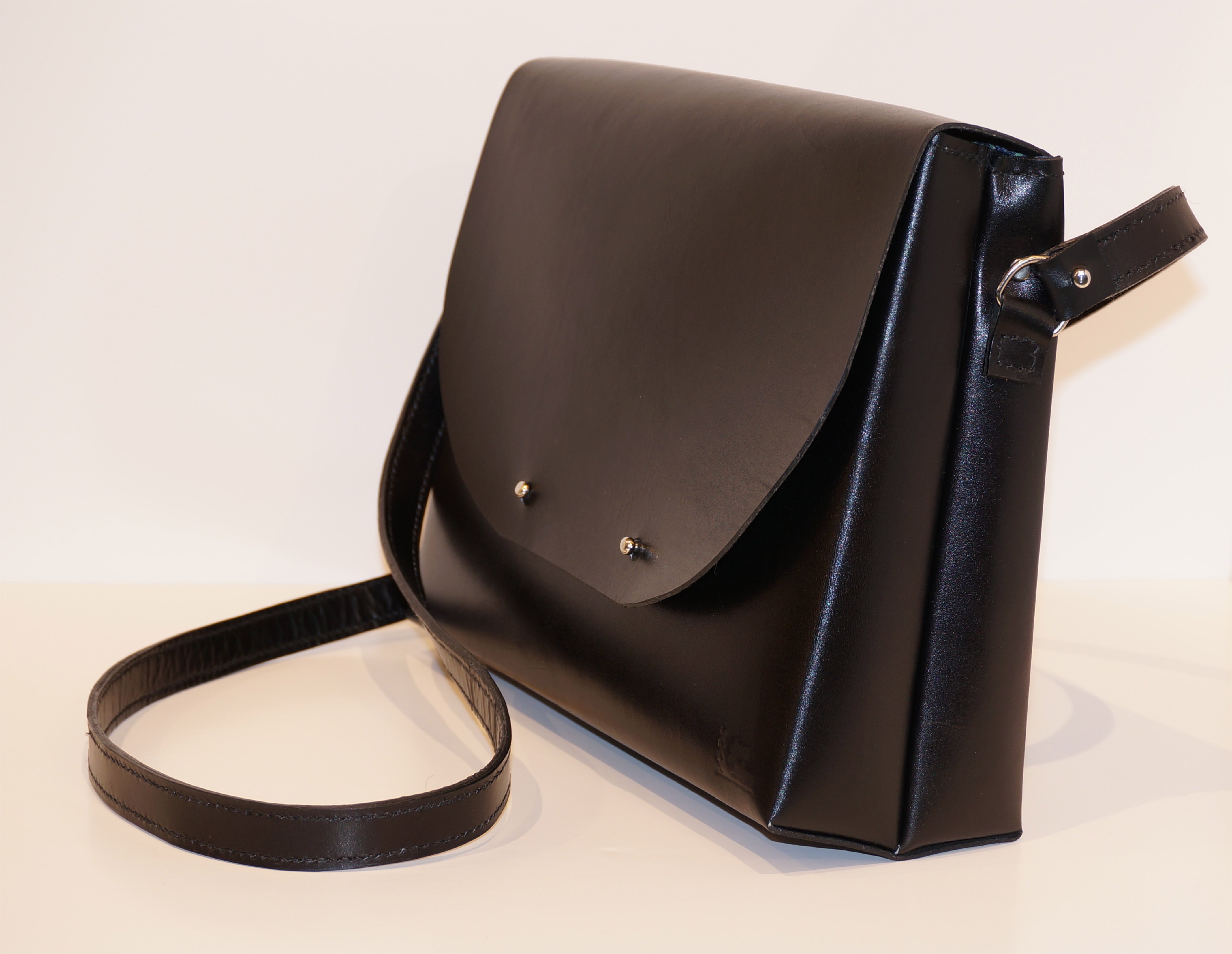 Alicia, sac porté bandoulière et épaule, 

doublure satiné et poche intérieure