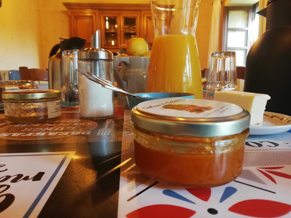 Petit dej des chambres du saladou