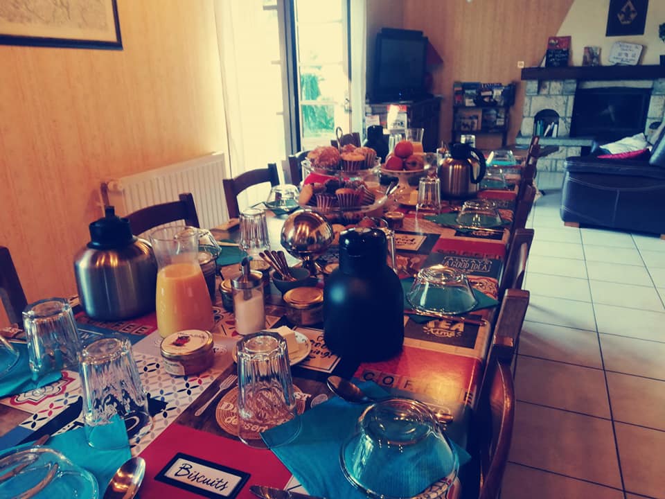 Petit dejeuner aux chambres du saladou