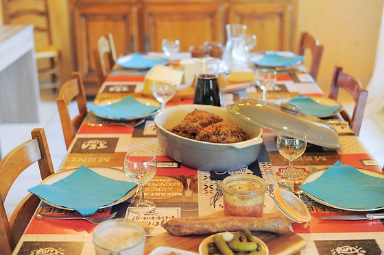 Repas aux chambres du saladou