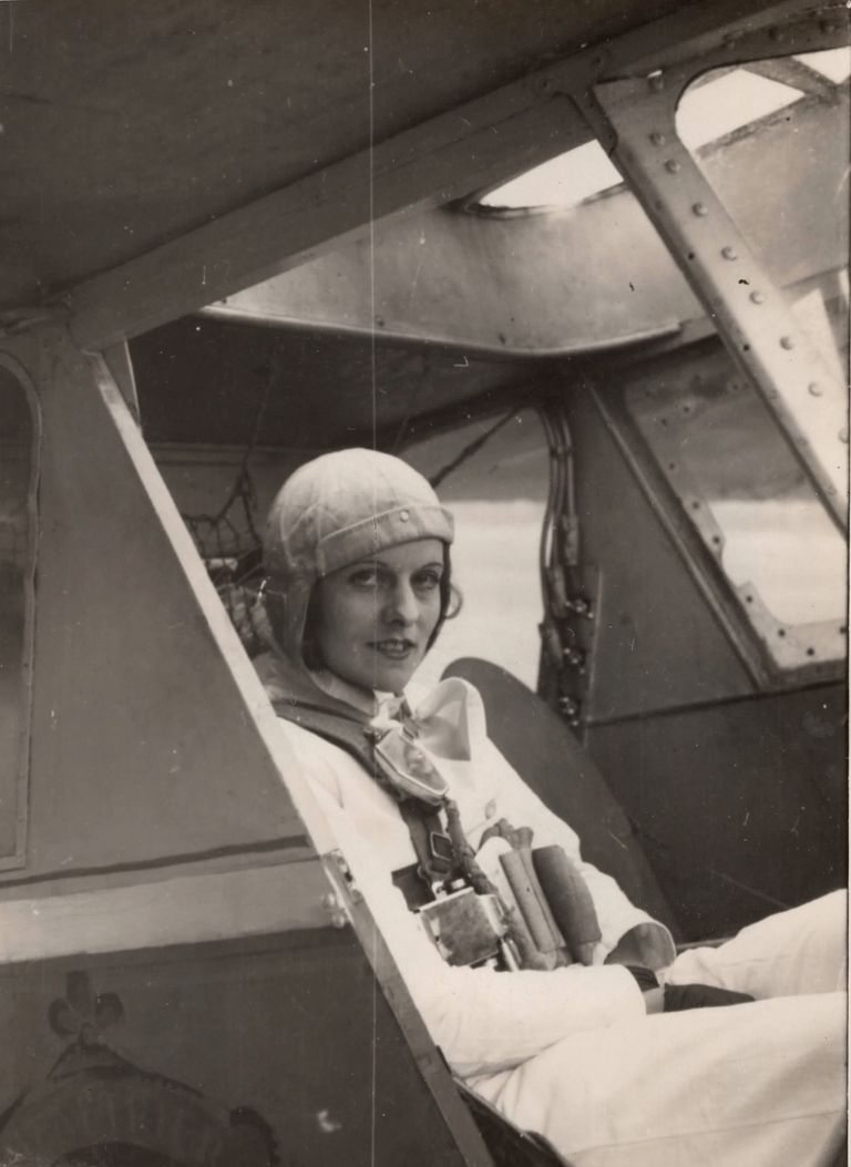 Malou Menetrier juillet 1933 au depart avant le saut au Fayet