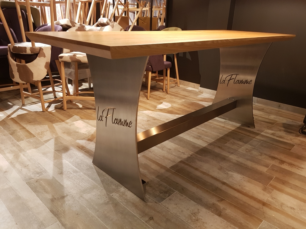 Table la flamme
