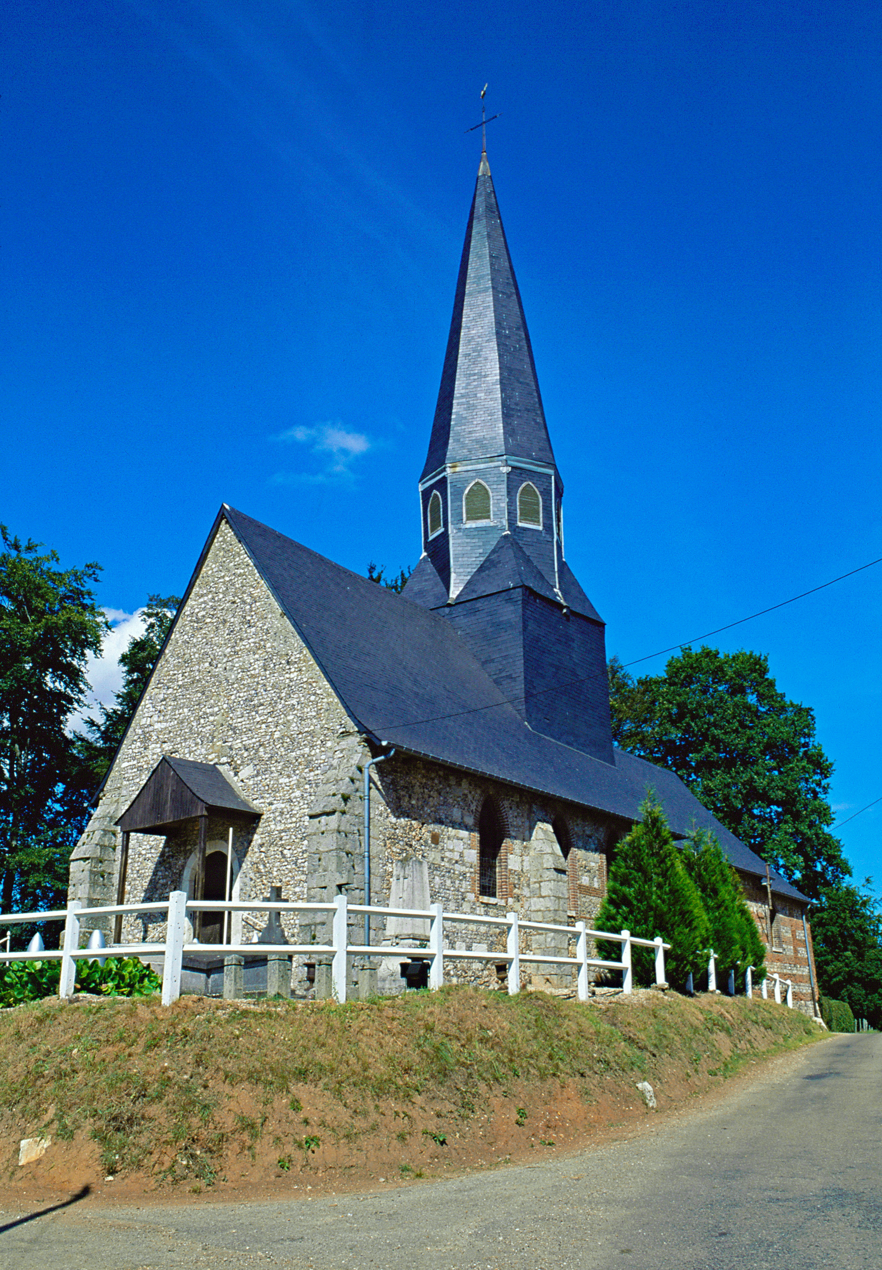 Eglise du Saussay 6 89 Ekta