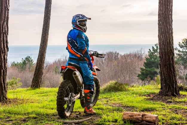Man riding motocross protective suit 124865 2763