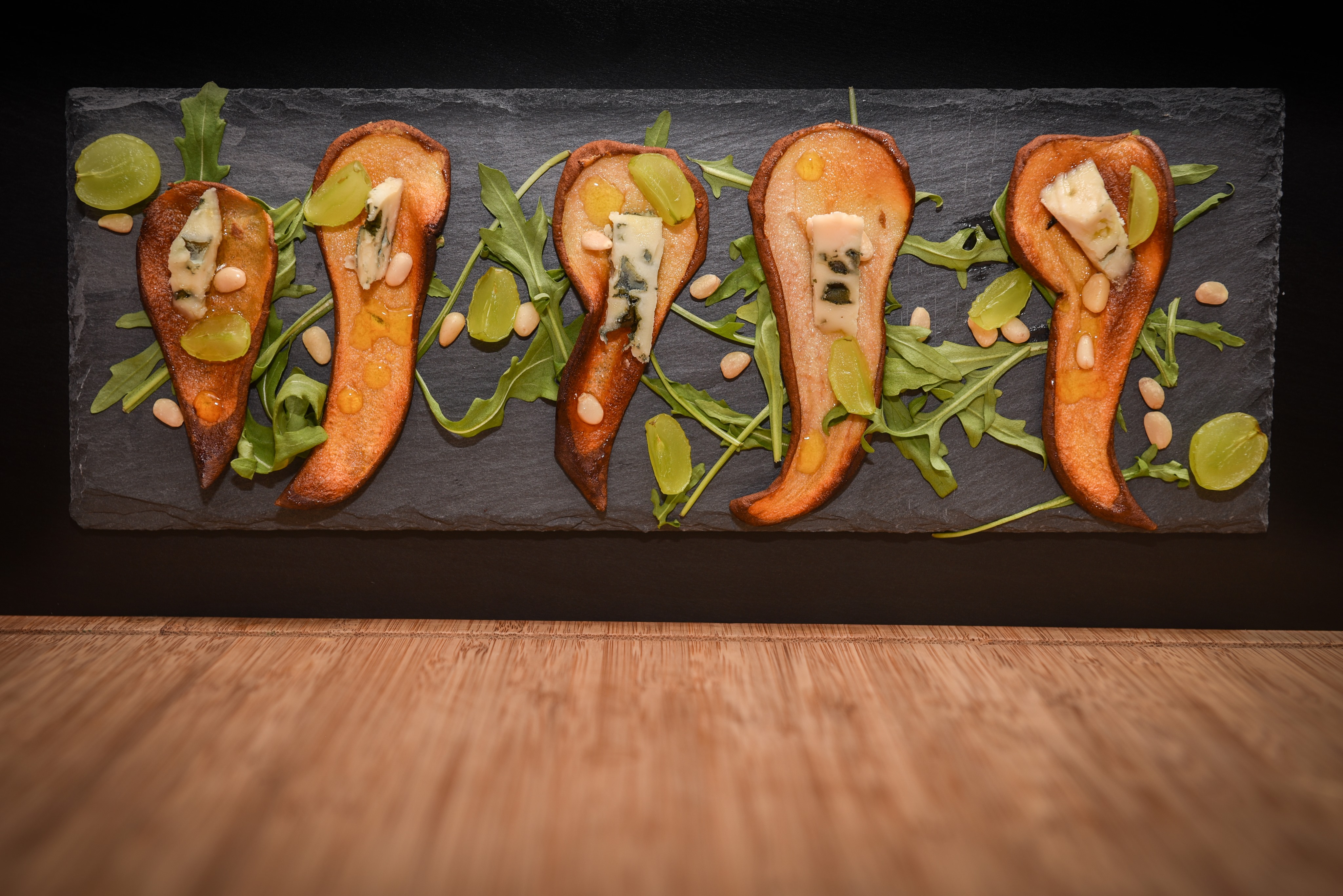 Chips de poire au roquefort