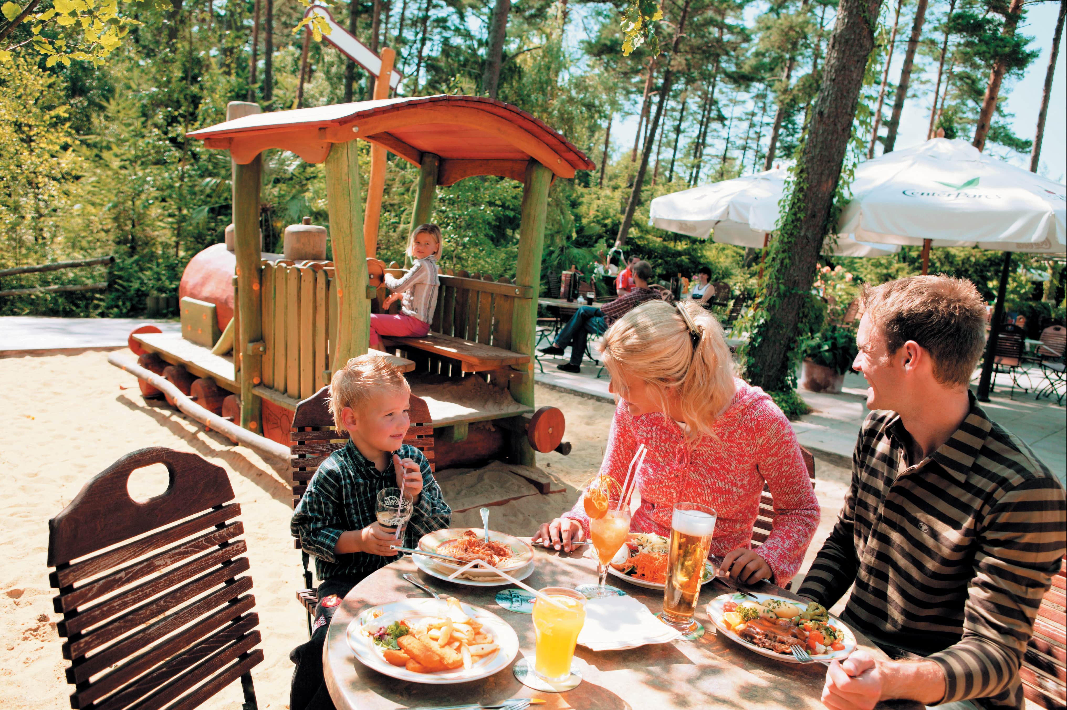 Dejeuner sur la terrasse center parcs dr min
