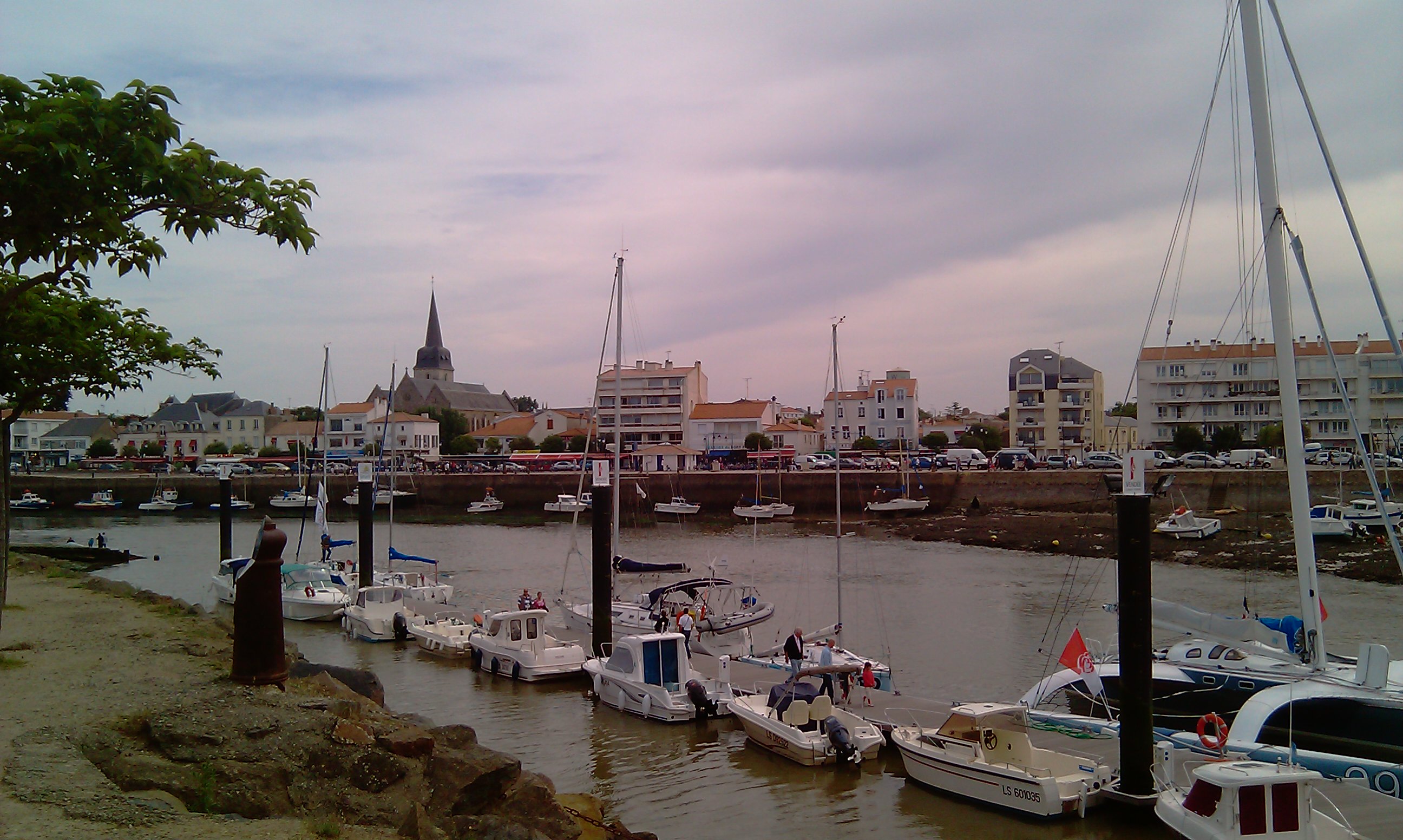 la vie  du coté saint gilles