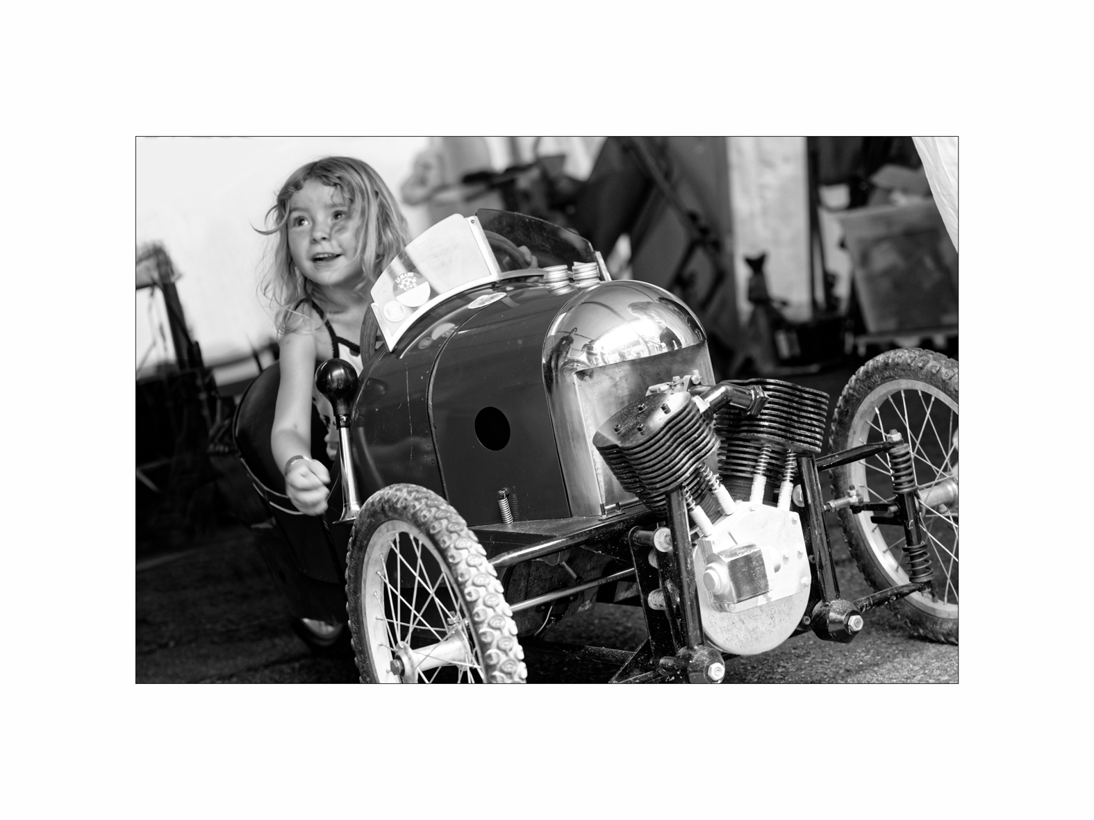 Tricycle petite fille rect copie bb