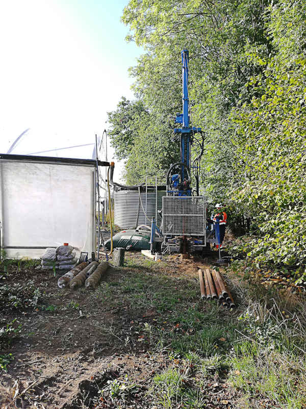 Réalisation d'un forage d'eau pour un maraicher.