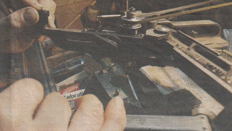 gravure sur les couteaux , gravure sur les bouteilles isothermes

Aiguisage couteau, réparation, réfection, polissage, couteau de table anciens, gravure, réargenture, rétamage,  couperet, feuille, cutter de robot, trancheuse à jambon, lame de couteau électrique, lame de Kebab, couteau et plaque de hachoir, scie de boucher (ou changement de lame), gouge à peaux, pince à ongles, rasoir à main, tondeuse à cheveux, cisaille à gazon, cisaille à haies, ciseau à bois, hache, tondeuse à gazon, sécateur de jardin, sécateur à jardin, serpe, rainette, ciseaux de cuisine, de couture, de coiffure