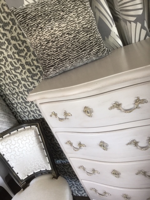 Relooking meuble refection restauration fauteuils chaises canapes en gironde bordeaux medoc saint medard en jalles tapissier decorateur atelier5