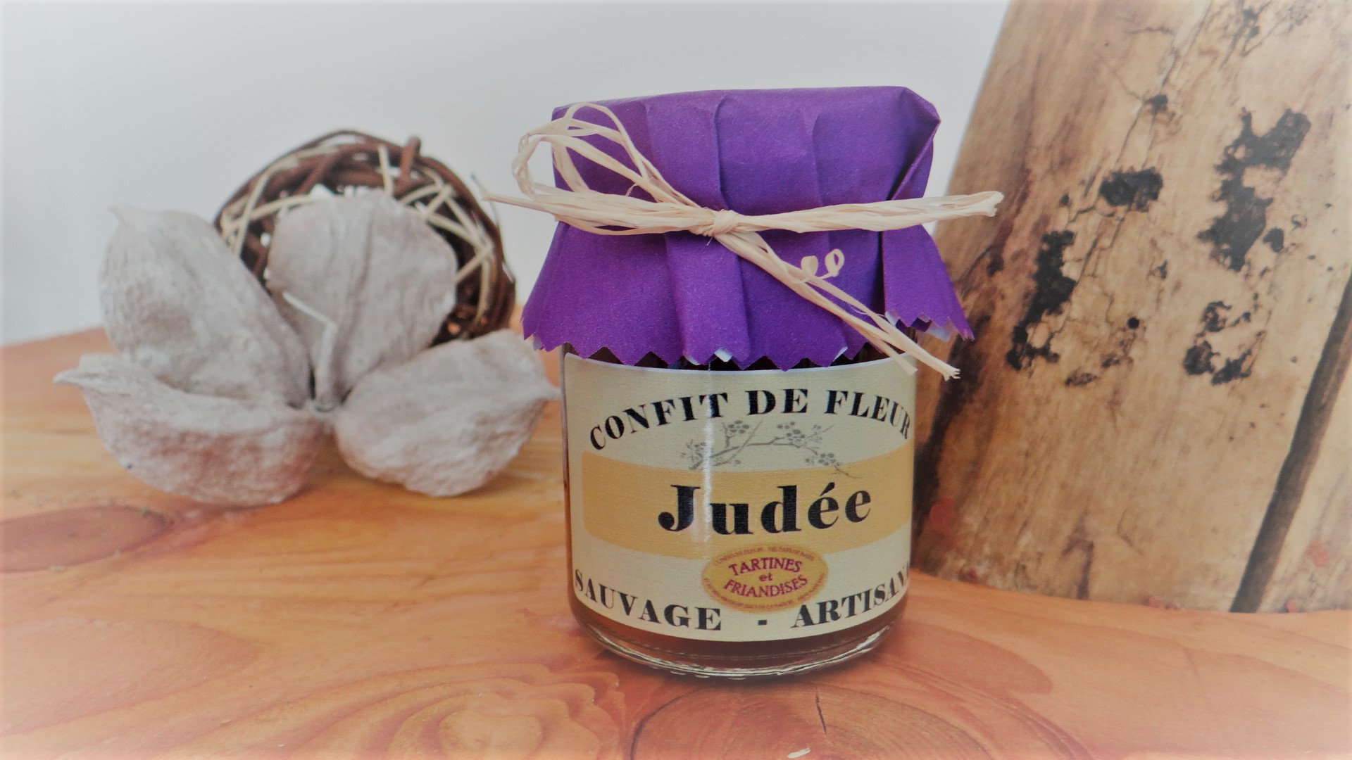 Confit de fleur de Judée - Cueillette, fabrication et mise en pot par Tartines et Friandises