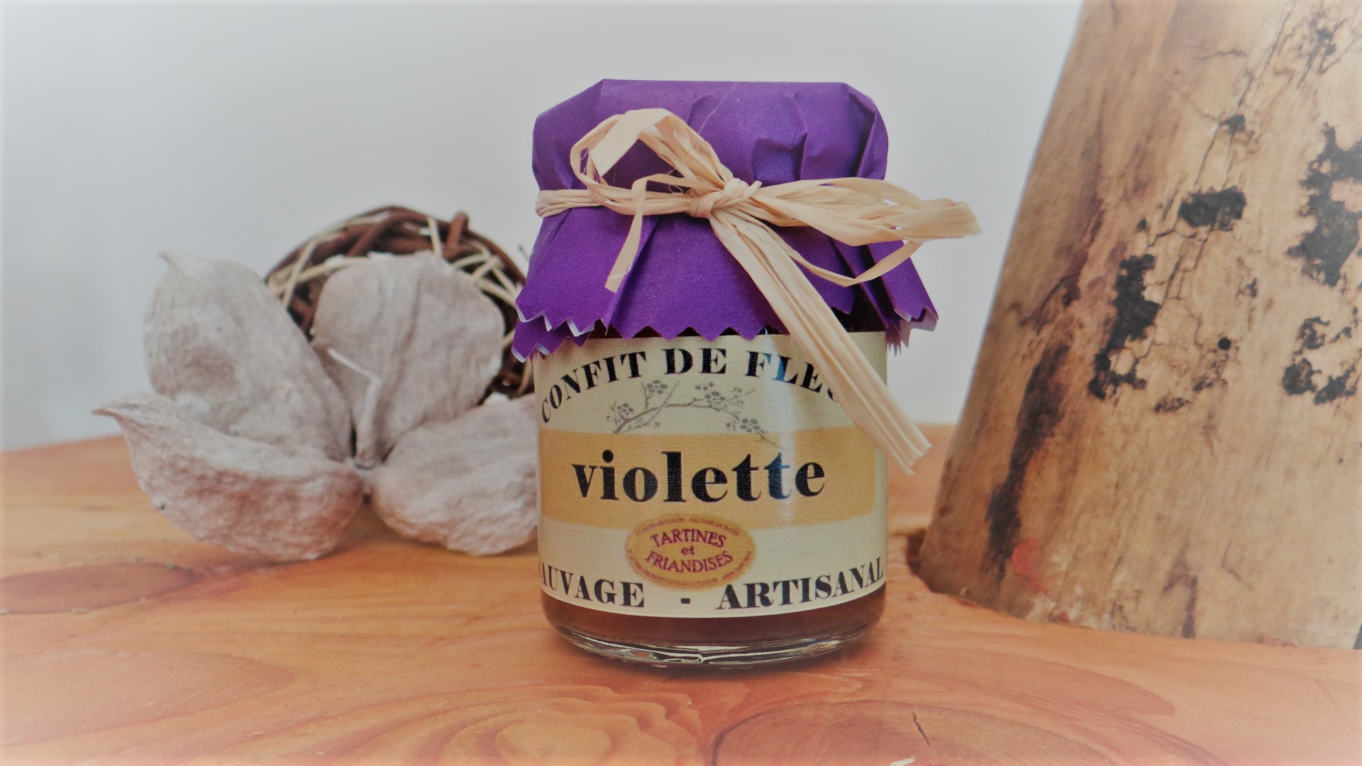 Confit de fleur de Violette - Cueillette, fabrication et mise en pot par Tartines et Friandises