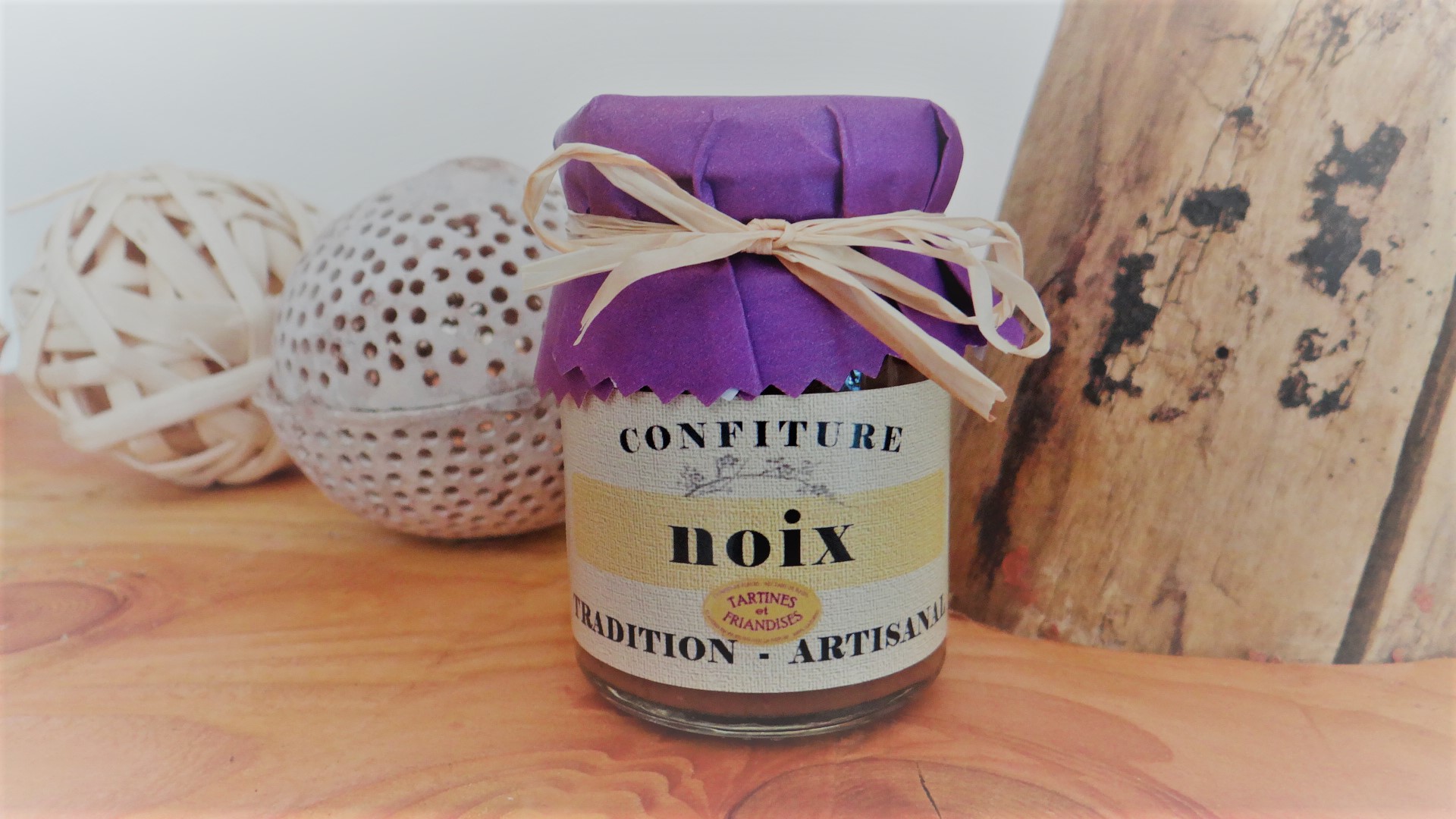 Confiture de Noix - Cueillette, fabrication et mise en pot par Tartines et Friandises