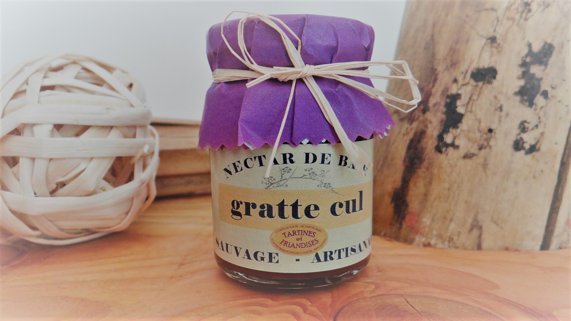 Nectar de Gratte-cul (cynorhodon) - Cueillette, fabrication et mise en pot par Tartines et Friandises