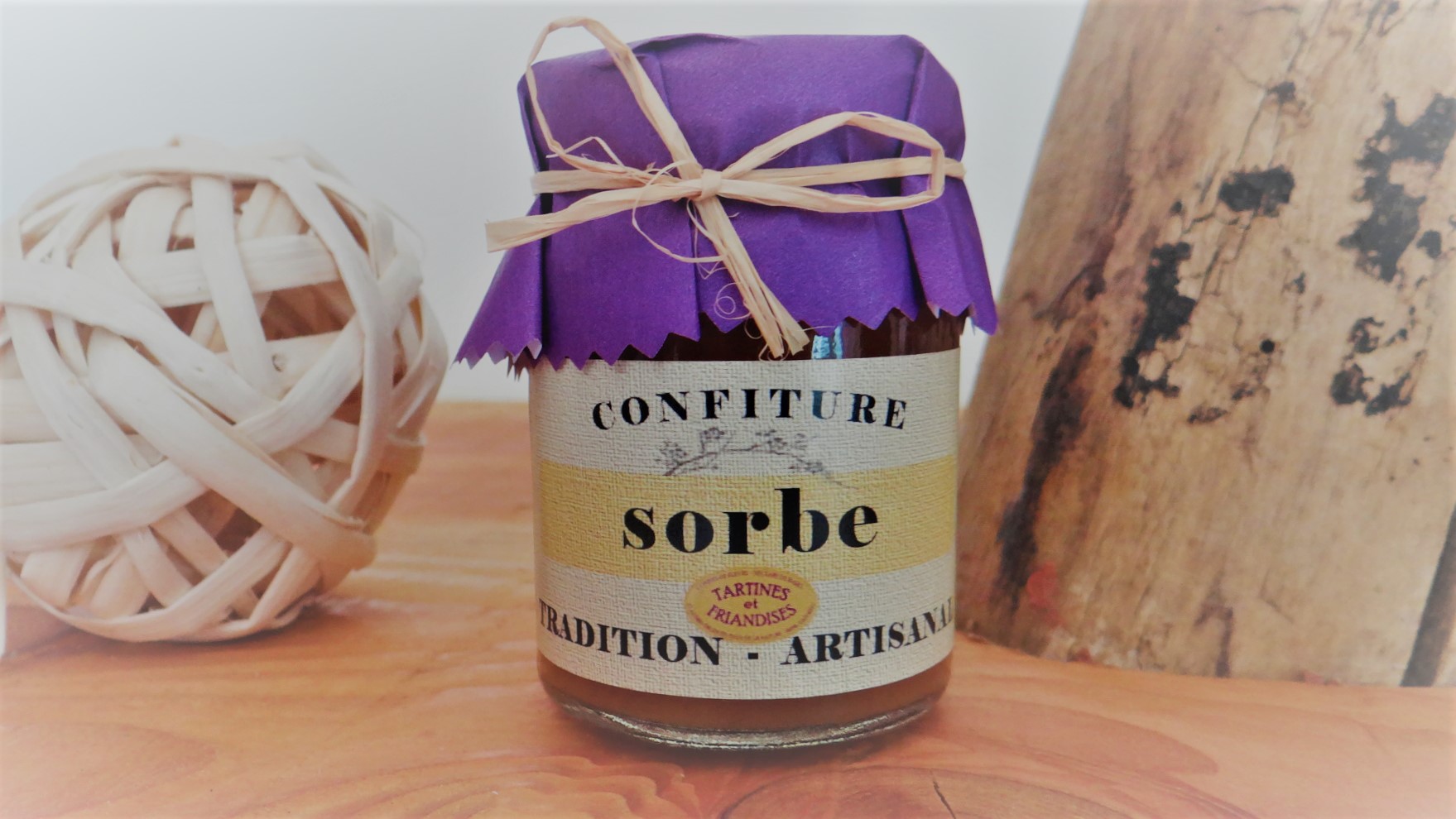 Confiture de Sorbe - Cueillette, fabrication et mise en pot par Tartines et Friandises