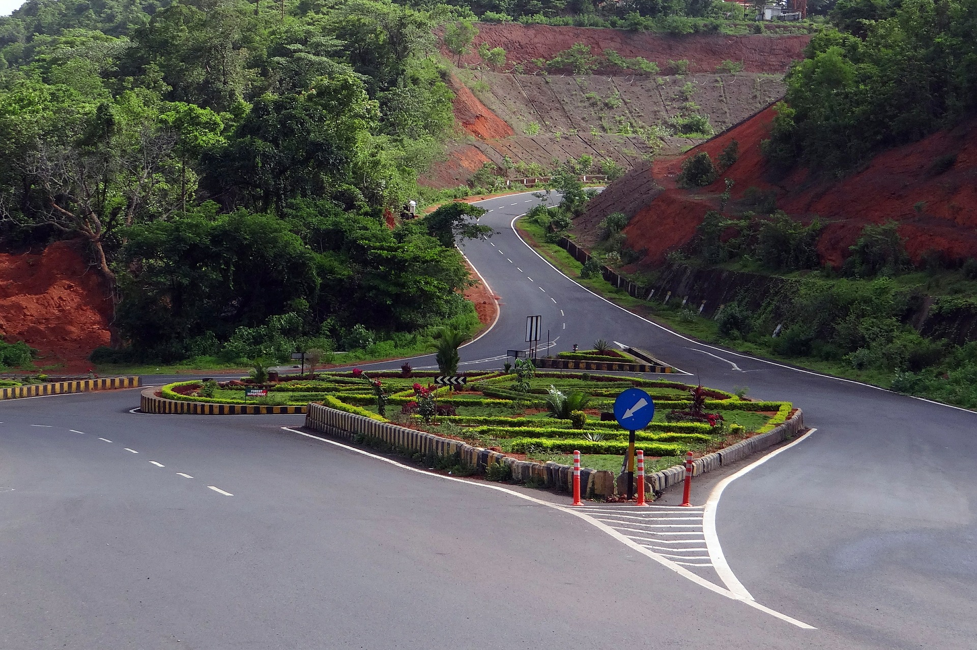 Road intersection 385312 1920 1 