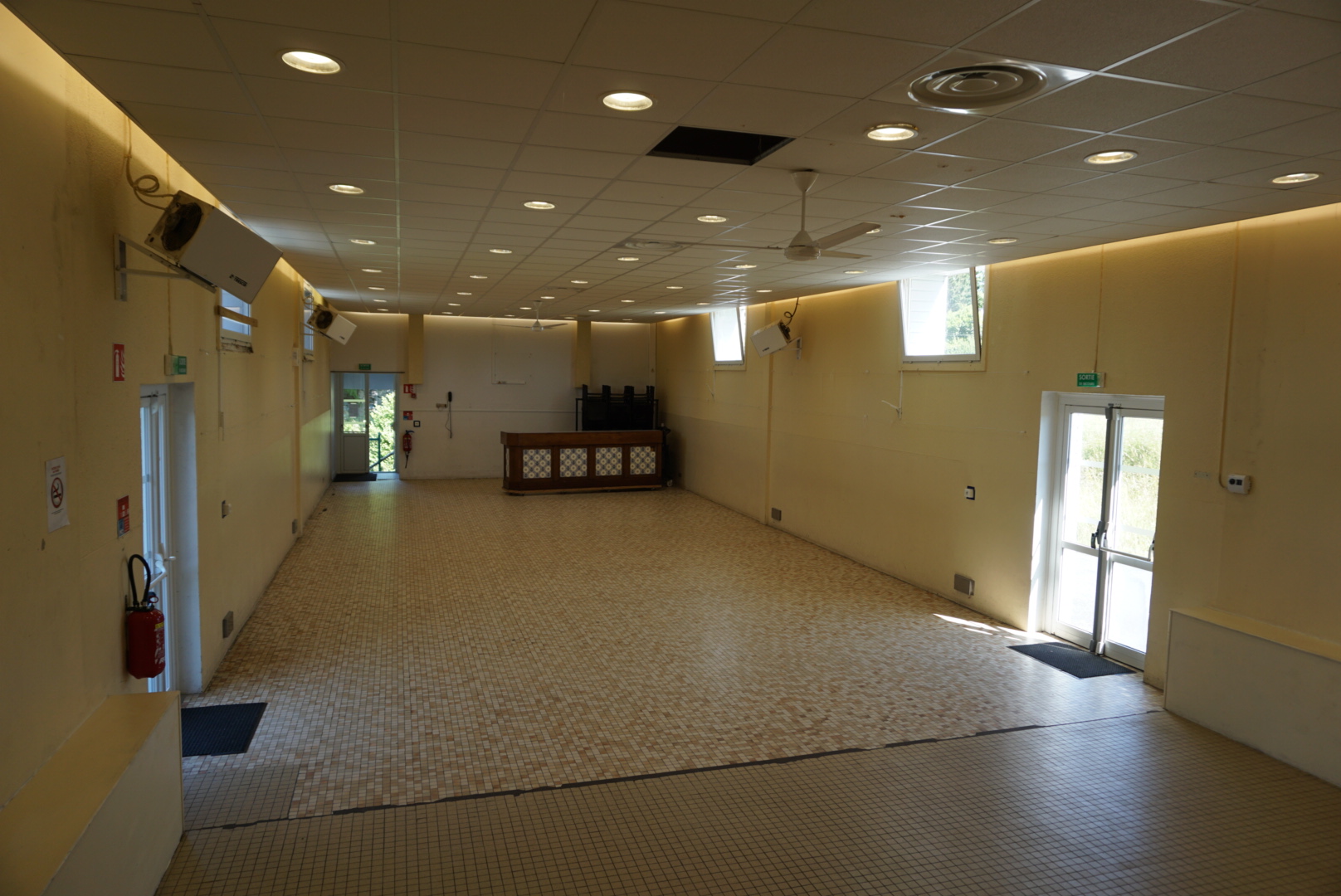 Salle fetes chefresne1