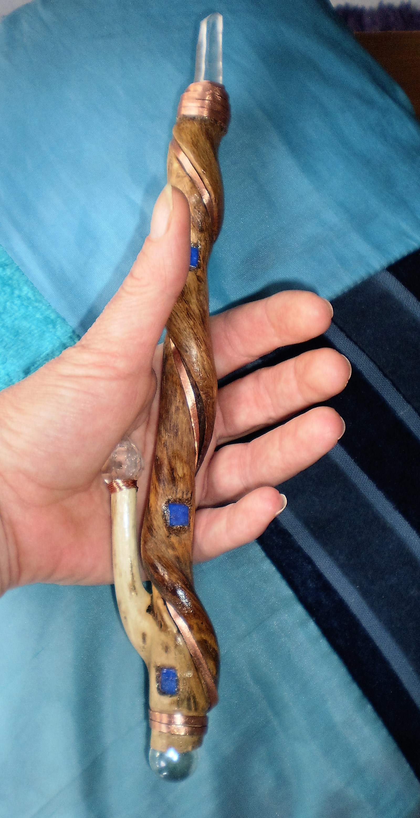 Baton de guerison carre lapis lazuli 4