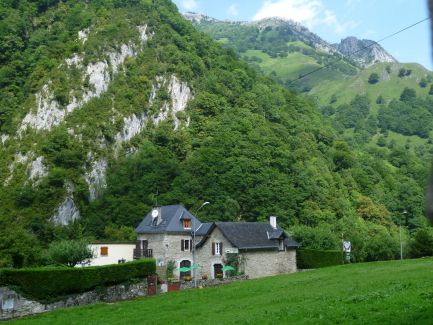 maison-montagne-cheminée-famille-détente-repos-partage-Lescun-Espagne-auberge-cavaliere-pyrénées- 
Parc-National-Pyrénées-Cirque-Lescun-Cheval- Randonnée-Accous-Vallée-Aspe,-Pyrénées-Béarn-Espagne-Parapente- Ansabère-Iseye-Auberge-Vacances-Location-Chambre-Hôtes.
www.auberge-cavaliere-pyrenees.com