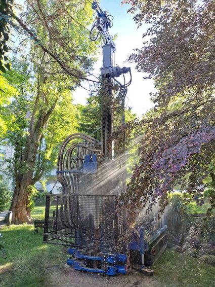 Forage d'eau pour un jardin public.