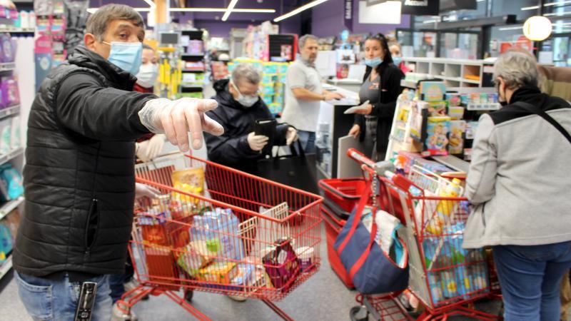 Face au virus, les agents de sécurité modifient leur activité